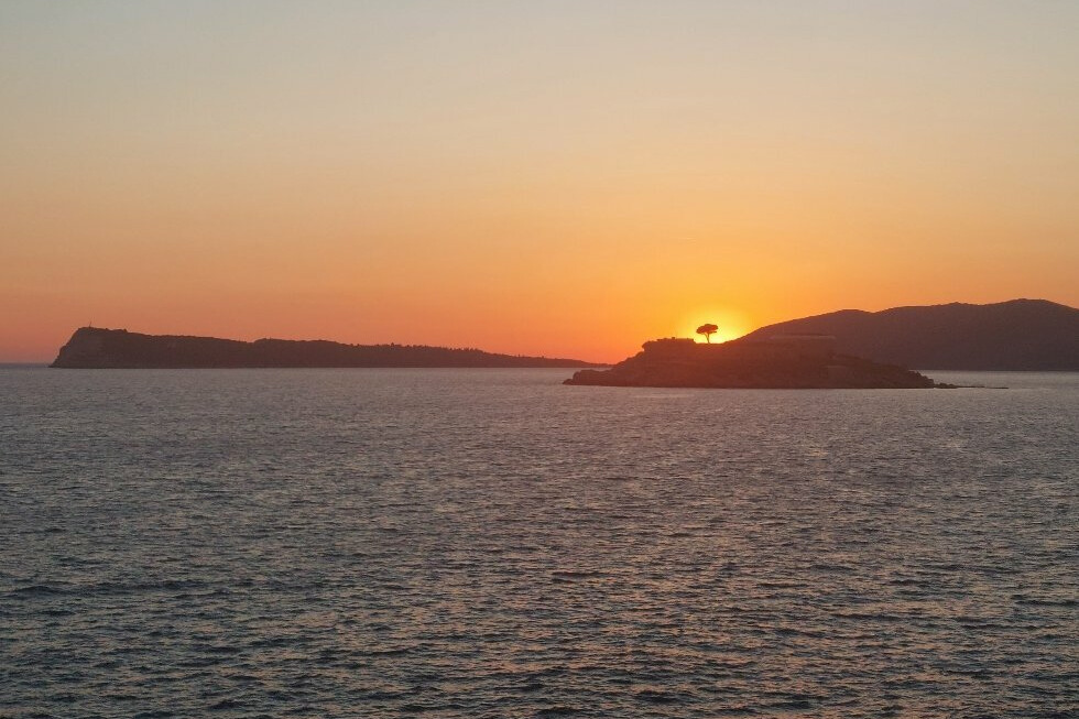 za kraj dana jedan pogled na horizont i na zalazak sunca podmladak moto ture